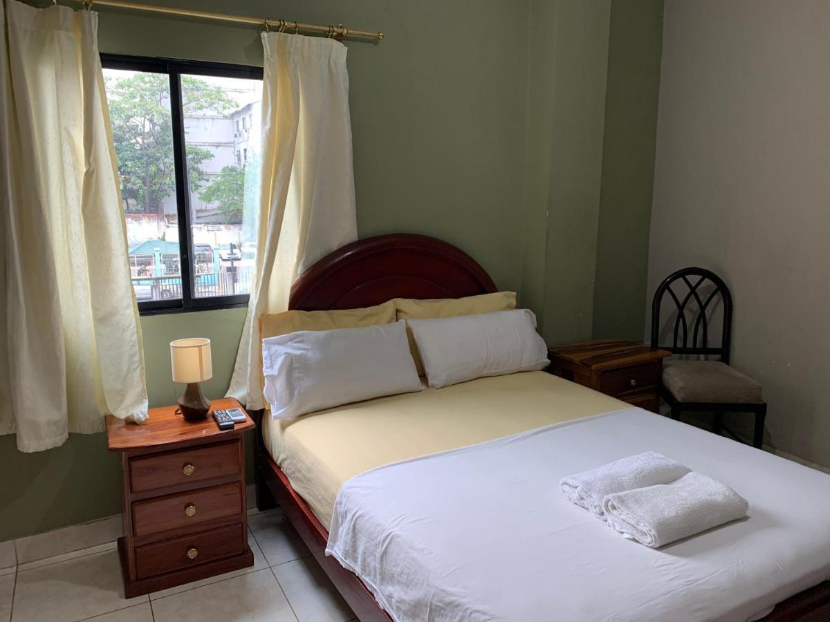 グアヤキル Residencial Turistico Rio Guayas Bed & Breakfast エクステリア 写真
